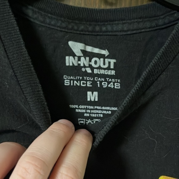 In and Out Burger Arizona Hollywood Unisex Tee Size Medium - Picture 3 of 4